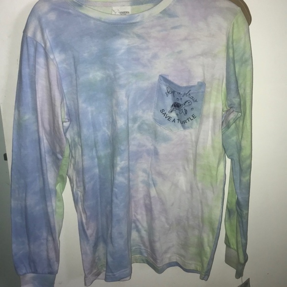 - Southern Spirit long-sleeved top